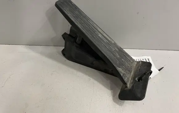 BMW 4 F32 F33 Accelerator throttle pedal 6853175