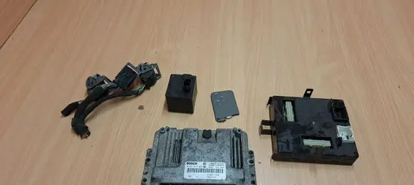 Renault Espace - Grand espace IV Engine ECU kit and lock set 0281012058 8200311550 8200441820