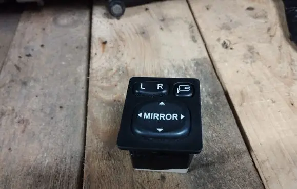 Toyota RAV 4 (XA30) Wing mirror switch 769747D
