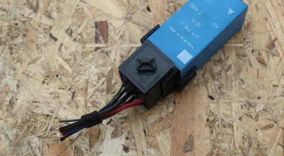 BMW 5 E39 Other relay 1383417