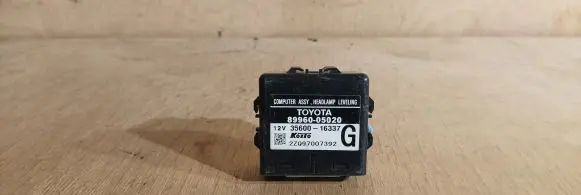 Toyota Avensis T250 Light module LCM 8996005020 3560016337
