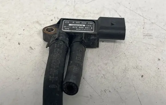 Audi Q7 4L Exhaust gas pressure sensor 0281002760 07Z906051B