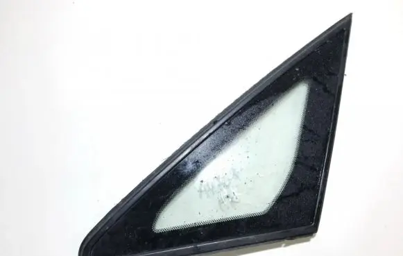 Toyota Avensis Verso Front triangle window/glass 