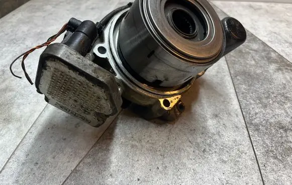 Volkswagen PASSAT B6 Rear gearbox reducer motor 1K0907554K