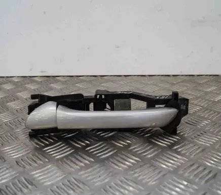 Mercedes-Benz C W203 Front door exterior handle