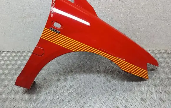 Mitsubishi Space Wagon Fender