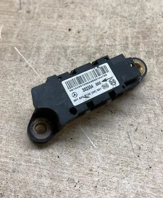 Mercedes-Benz E W211 Airbag deployment crash/impact sensor 0018209126