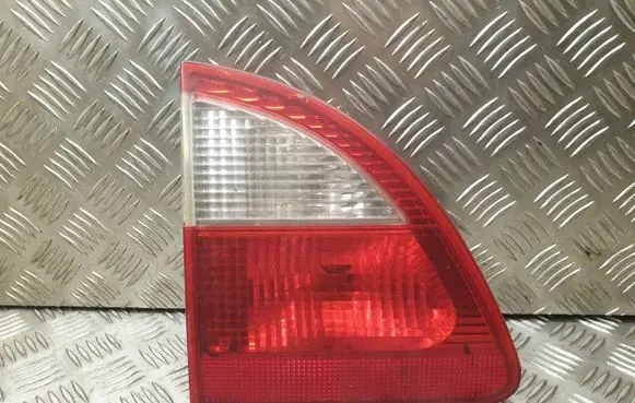 Tailgate rear/tail lights