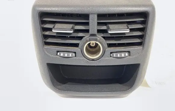 Peugeot 508 Rear air vent grill 9688876277