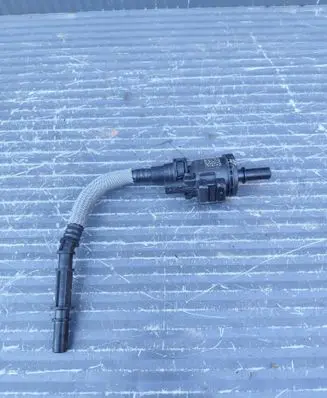 Opel Mokka B Fuel pressure sensor 983534088003