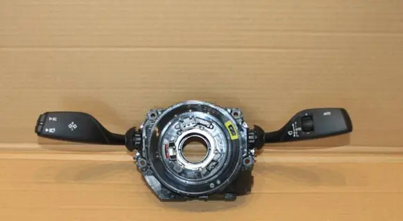 BMW 2 G42 Wiper turn signal indicator stalk/switch 10336785