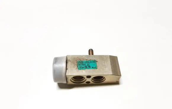 KIA Sorento Air conditioning (A/C) expansion valve F108JDXLA02 522809