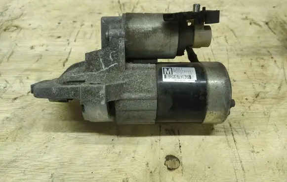 Mazda 6 Starter motor M000T87681