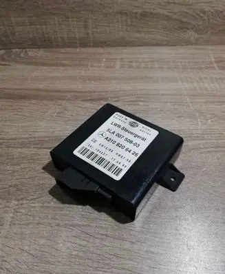 Mercedes-Benz E W210 Light module LCM 5LA00750803 A2108206426