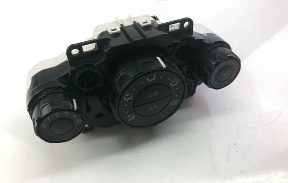 Ford Fiesta Climate control unit 6A6119980AE S739