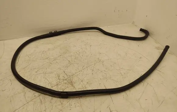 Volvo XC90 Engine coolant pipe/hose 8684366 CZ138510604