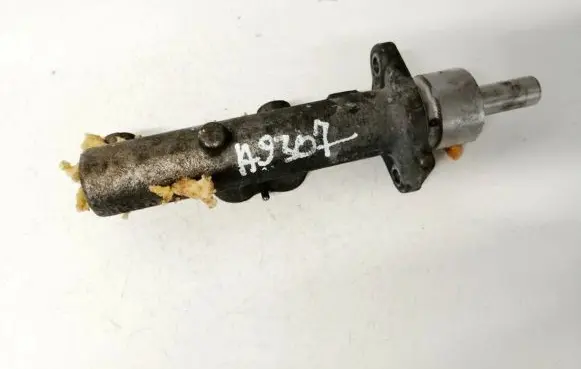 Master brake cylinder