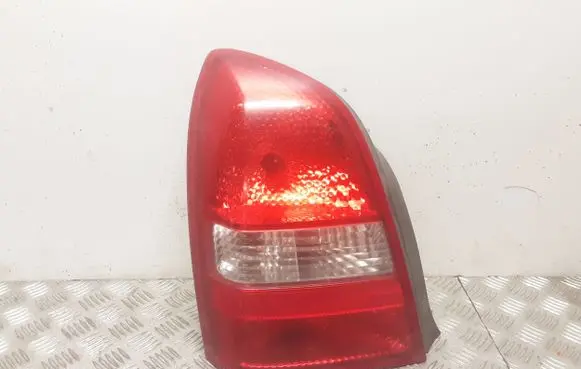 Nissan Primera Rear/tail lights 89024270