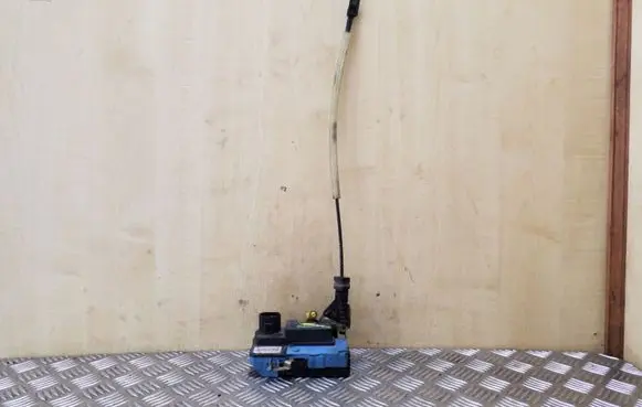 Volvo V70 Front door lock 9485305