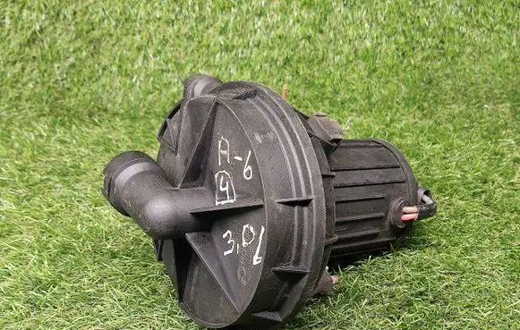 Audi A6 S6 C6 4F Secondary air pump 8D0906613C 06A959253B