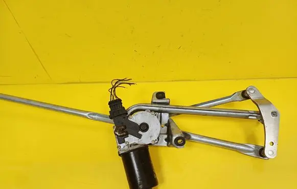 Mercedes-Benz A W168 Front wiper linkage and motor A1688203442