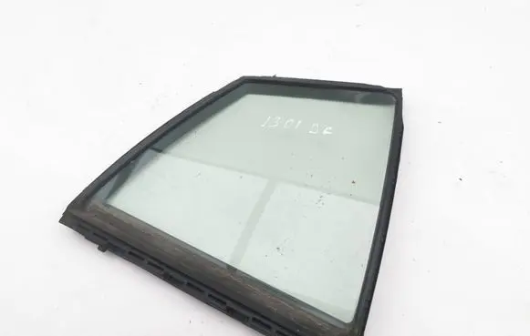Toyota Prius (XW50) Rear vent window glass 6818847030