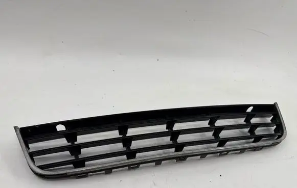 Volkswagen PASSAT B6 Front bumper lower grill 3C0853101