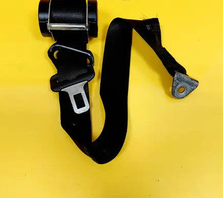Rear seatbelt