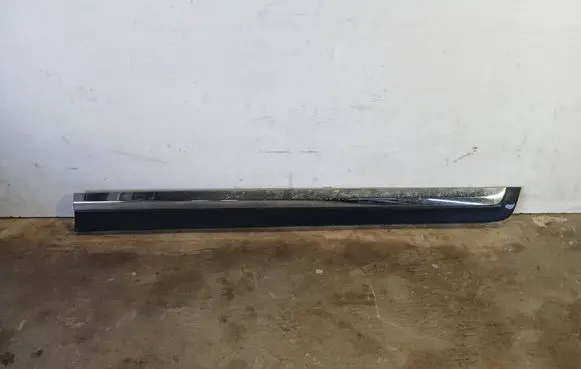 Volvo XC60 Front door trim (molding) 31333817