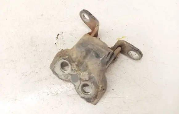 Toyota Avensis T250 Rear door lower hinge 