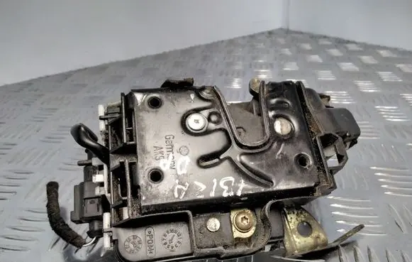Seat Ibiza II (6k) Front door lock 6K4937016D
