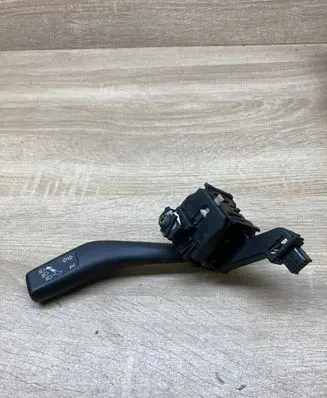 Volkswagen Touran I Indicator stalk 1K0953513E