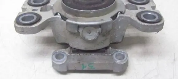 Volvo XC60 Engine mount bracket 31316876