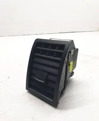 Volkswagen Touareg I Rear air vent grill 7L6819704K