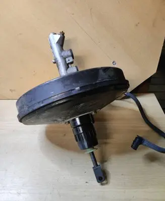 Renault Megane II Brake booster 8200157453