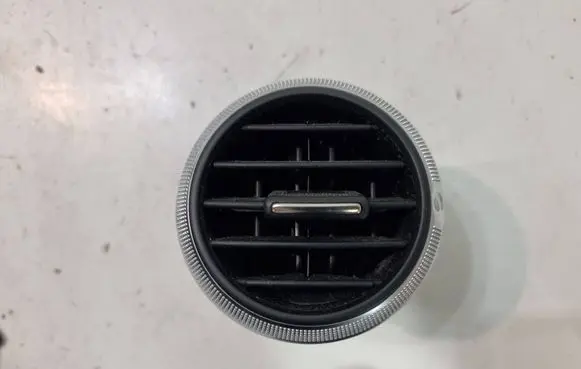 Audi A3 S3 8P Dashboard side air vent grill/cover trim 8P0820901C 010310337