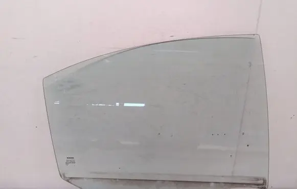 Nissan Primera Rear door window glass