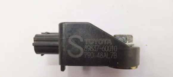Toyota Land Cruiser (J200) Sensor TOYOTA8983760010