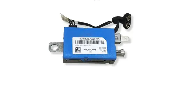 Ford Mondeo MK V Aerial antenna amplifier DS7T18C847XB 20160208