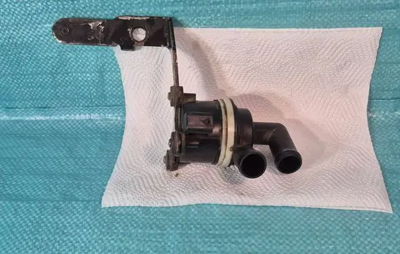 Volkswagen Caddy Electric auxiliary coolant/water pump 5N0965561A 12402100302