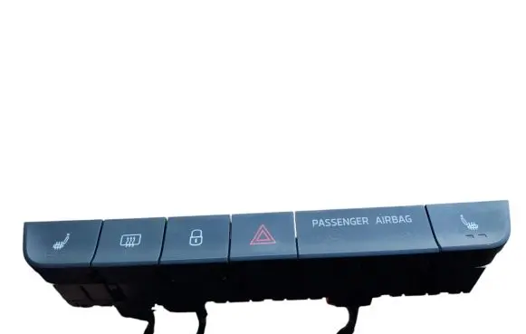 Skoda Fabia Mk3 (NJ) Hazard light switch 6V0927132C