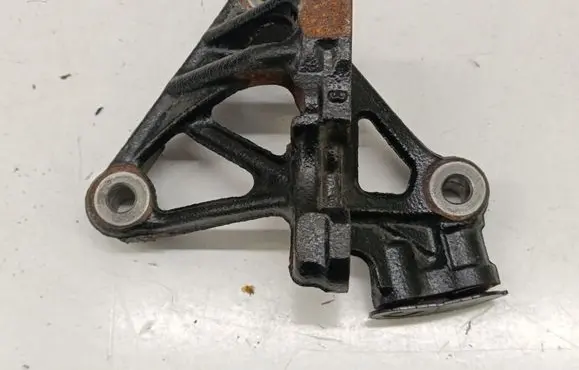 Toyota Yaris XP210 Engine mounting bracket 8676S