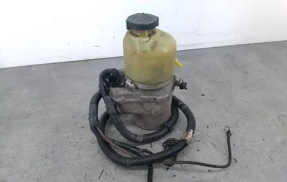 Opel Astra H Power steering pump TRW