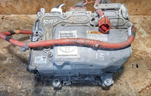 Toyota Yaris Voltage converter inverter G9200-52030