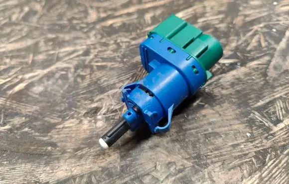 Jaguar XJ X351 Brake pedal sensor switch 6W8313480AB