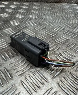 Land Rover Discovery Sport Glow plug pre-heat relay FX23189E2AC