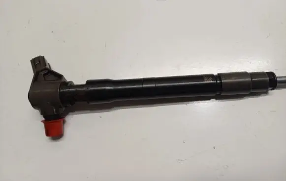 Mazda CX-5 Fuel injector SH0113H50