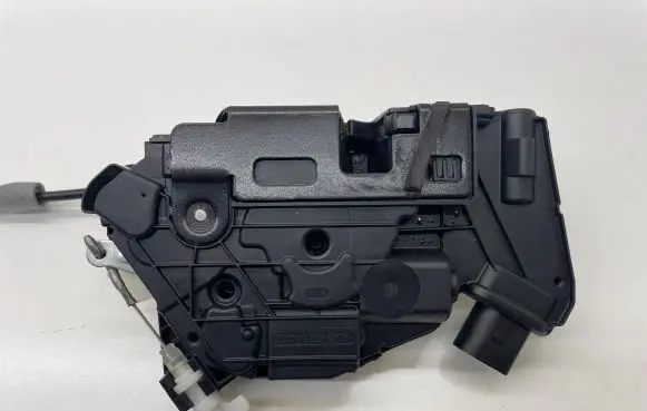 Seat Ibiza IV (6J,6P) Front door lock 5N2837015E