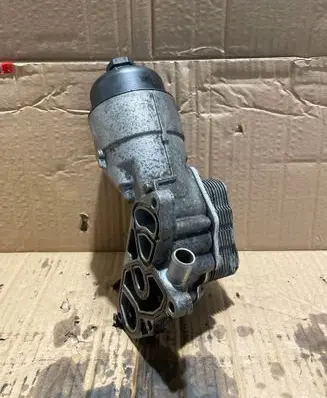 Ford Focus Oil filter mounting bracket 