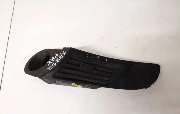 BMW 5 E39 Dash center air vent grill 8391173